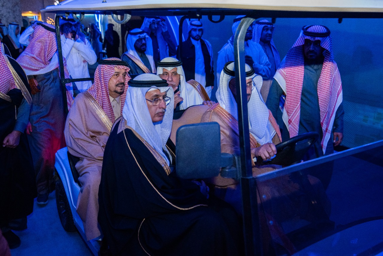 تحت رعاية كريمة من صاحب السمو الملكي أمير الرياض وبتنظيم الهيئة العامة للمنشآت الصغيرة والمتوسطة «منشآت» سعادة وزير الصناعة والتجارة والسياحة شارك في افتتاح ملتقى