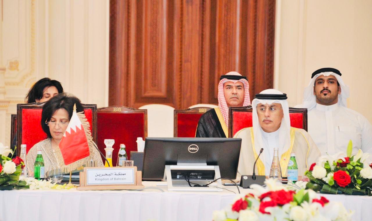 على هامش الاجتماع الرابع للوزراء المسئولين عن السياحة وزير الصناعة والتجارة والسياحة و رئيسة هيئة البحرين للثقافة والآثار يشاركان في الاجتماع المشترك للوزراء المسؤولين عن السياحة ووزراء الثقافة بدول مجلس التعاون