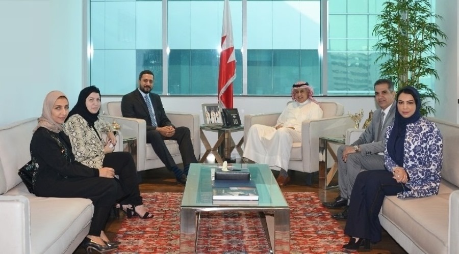  وزير الصناعة والتجارة والسياحة يستقبل مؤسسي تطبيق الراوي