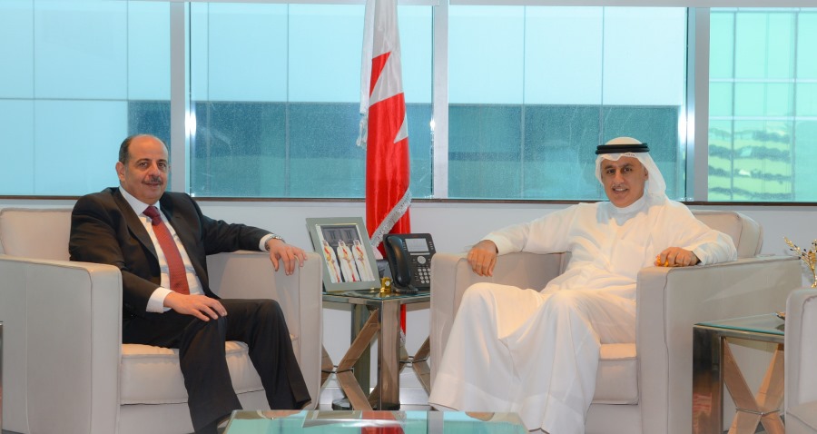 لدى استقباله سفير المملكة الأردنية لدى مملكة البحرين وزير الصناعة والتجارة والسياحة يؤكد حرص الحكومة الموقرة على تطوير العلاقات الاقتصادية والاستثمارية بين البلدين الشقيقين