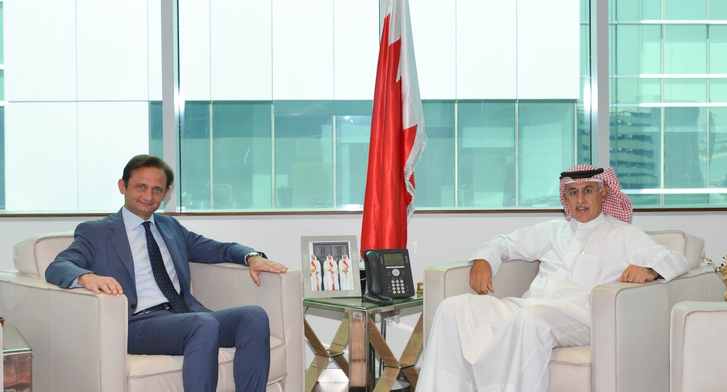 وزير الصناعة والتجارة والسياحة يستقبل سفير جمهورية إيطاليا لدى مملكة البحرين