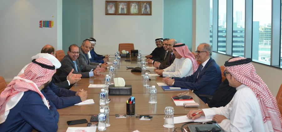 Minister of Industry, Commerce &amp; Tourism receives chariman and members of the Economic and Financial Affairs Committee of the Shura Council  