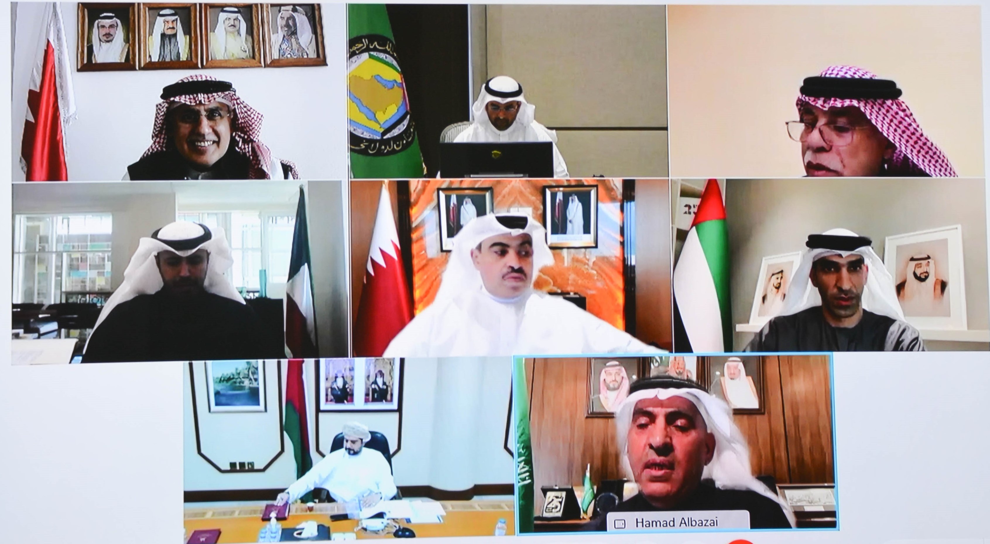 وزير الصناعة والتجارة والسياحة يترأس وفد مملكة البحرين المشارك في اللقاء النقاشي الثاني للجنة التعاون التجاري حول موضوع مفاوضات اتفاقيات التجارة الحرة لدول مجلس التعاون لدول الخليج العربية مع الدول والتكتلات الأخرى عبر تقنية الاتصال المرئي
