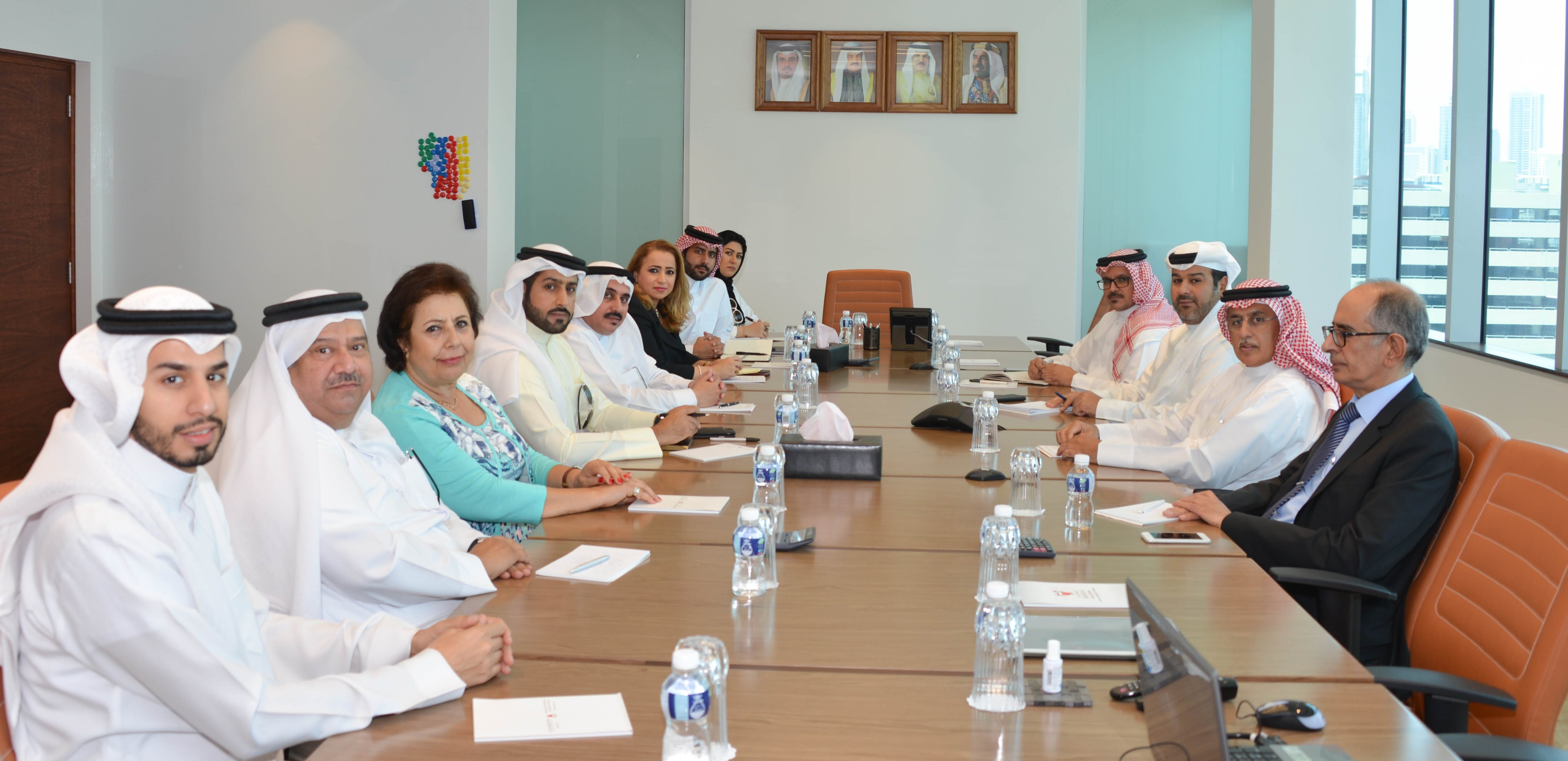 وزير الصناعة والتجارة والسياحة يجتمع برئيس مجلس دول الآسيان والبحرين