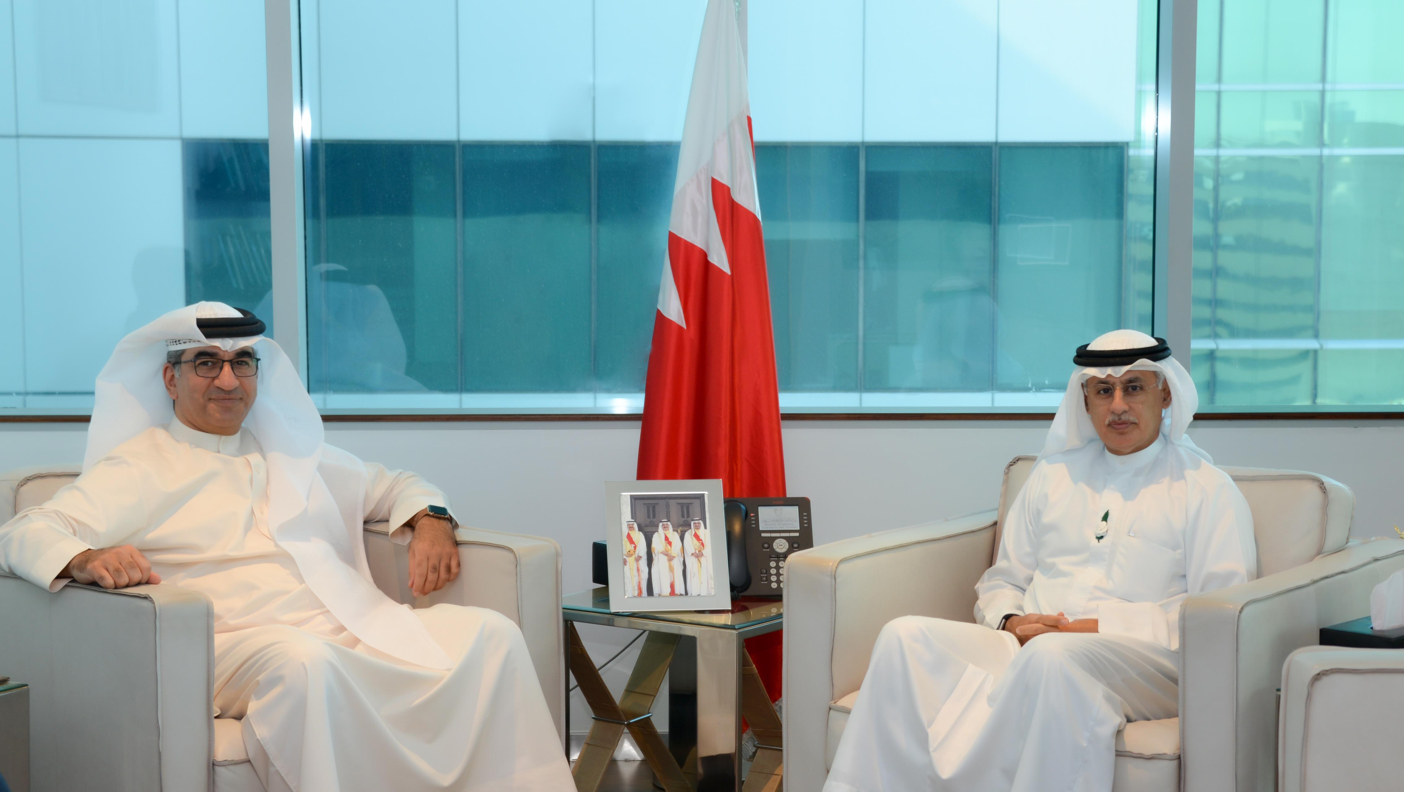  أشاد بدور القطاع الخاص في تعزيز النمو الإقتصادي وزير الصناعة والتجارة والسياحة يستقبل رجل الأعمال السيد سفيان المؤيد