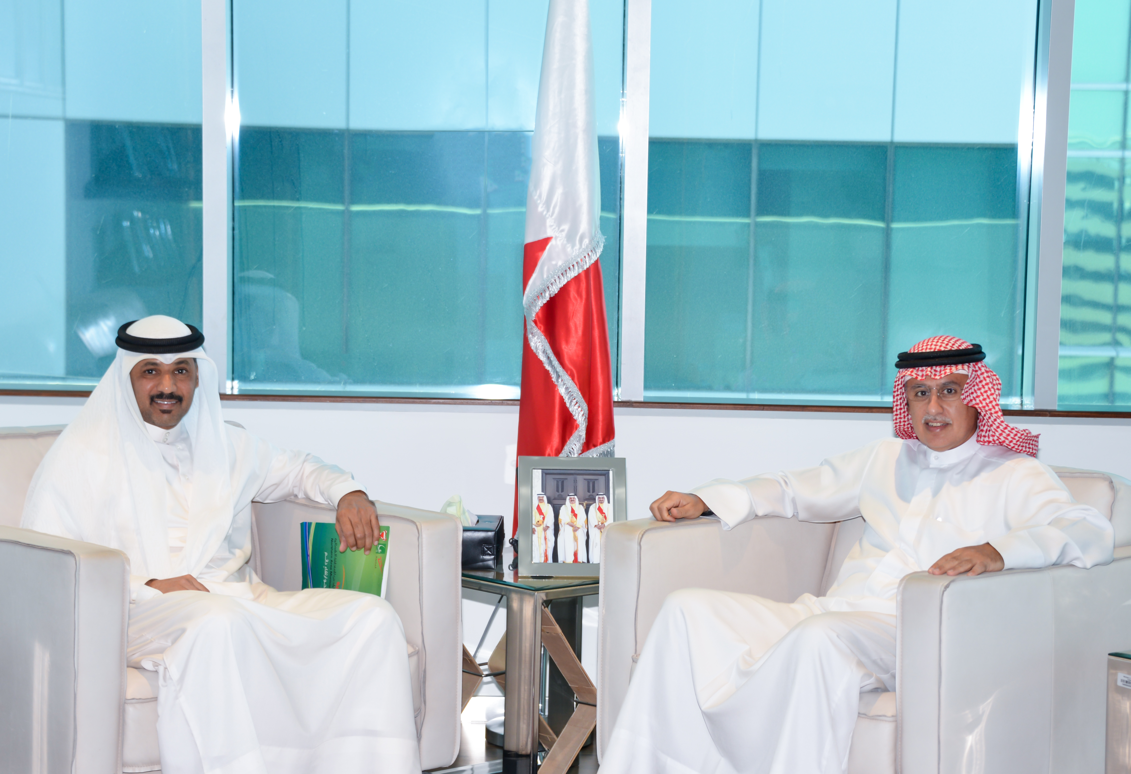 وزير الصناعة والتجارة والسياحة يستقبل ممثل الدائرة الثالثة بمجلس البلدي بالمحافظة الشمالية