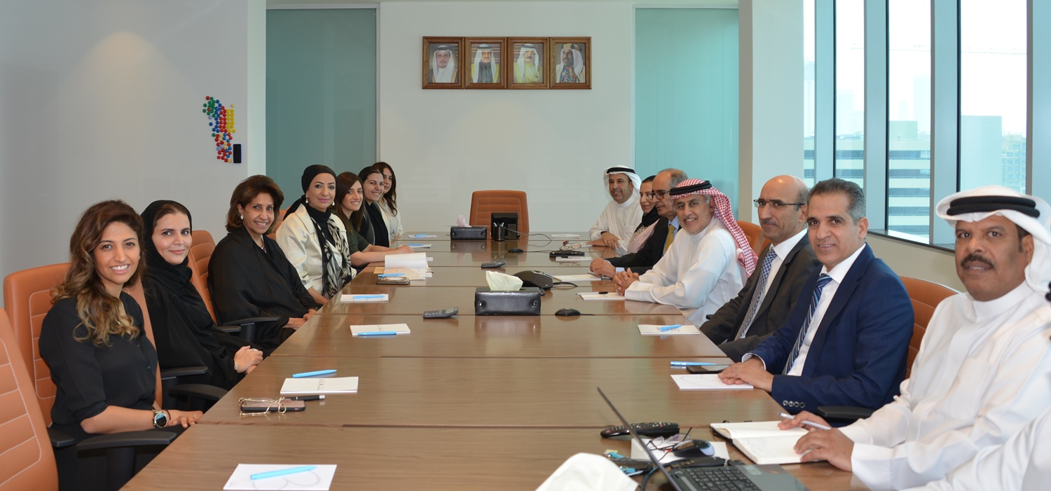 وزير الصناعة والتجارة والسياحة يستقبل رئيس وأعضاء مجلس أمناء المؤسسة البحرينية لريادة الأعمال