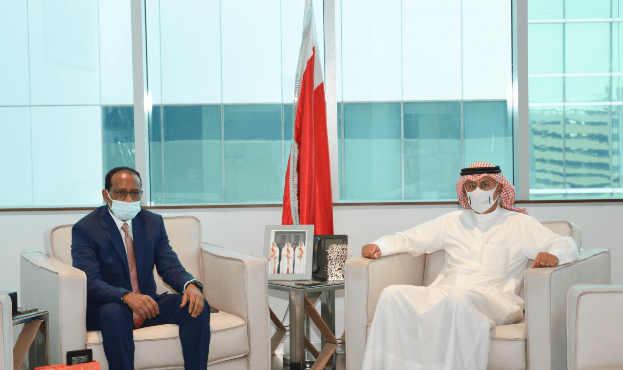 وزير الصناعة والتجارة والسياحة يستقبل القنصل العام لجمهورية أثيوبيا الفيدرالية الديمقراطية لدى مملكة البحرين