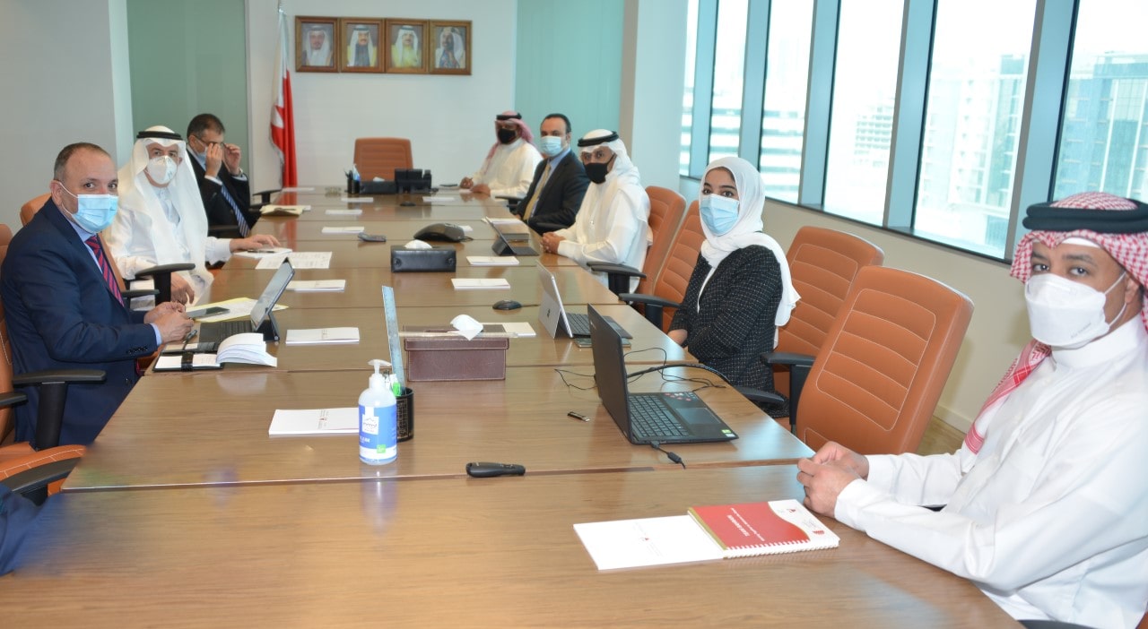 وزير الصناعة والتجارة والسياحة رئيس مجلس إدارة هيئة البحرين للسياحة والمعارض يجتمع بوفد المؤسسة الدولية الإسلامية لتمويل التجارة