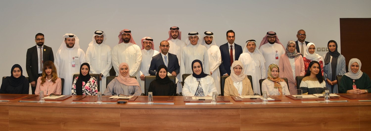 وزير الصناعة والتجارة والسياحة : موظفي الوزارة يحققون إنجازا جديدا في سجل الوزارة الحافل بالإنجازات