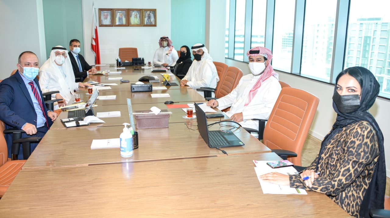  وزير الصناعة والتجارة والسياحة يجتمع بوفد المؤسسة الدولية الإسلامية لتمويل التجارة