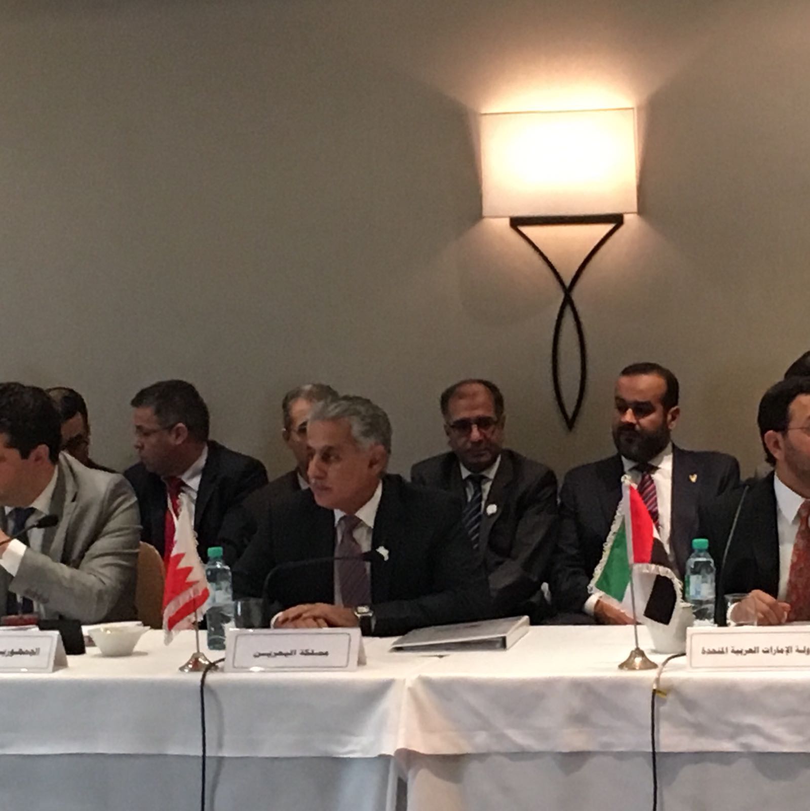  على هامش المؤتمر الوزاري الحادي عشر لمنظمة التجارة العالمية وزير الصناعة والتجارة والسياحة يترأس وفد مملكة البحرين المشارك في الاجتماع التنسيقي لوزراء التجارة العرب
