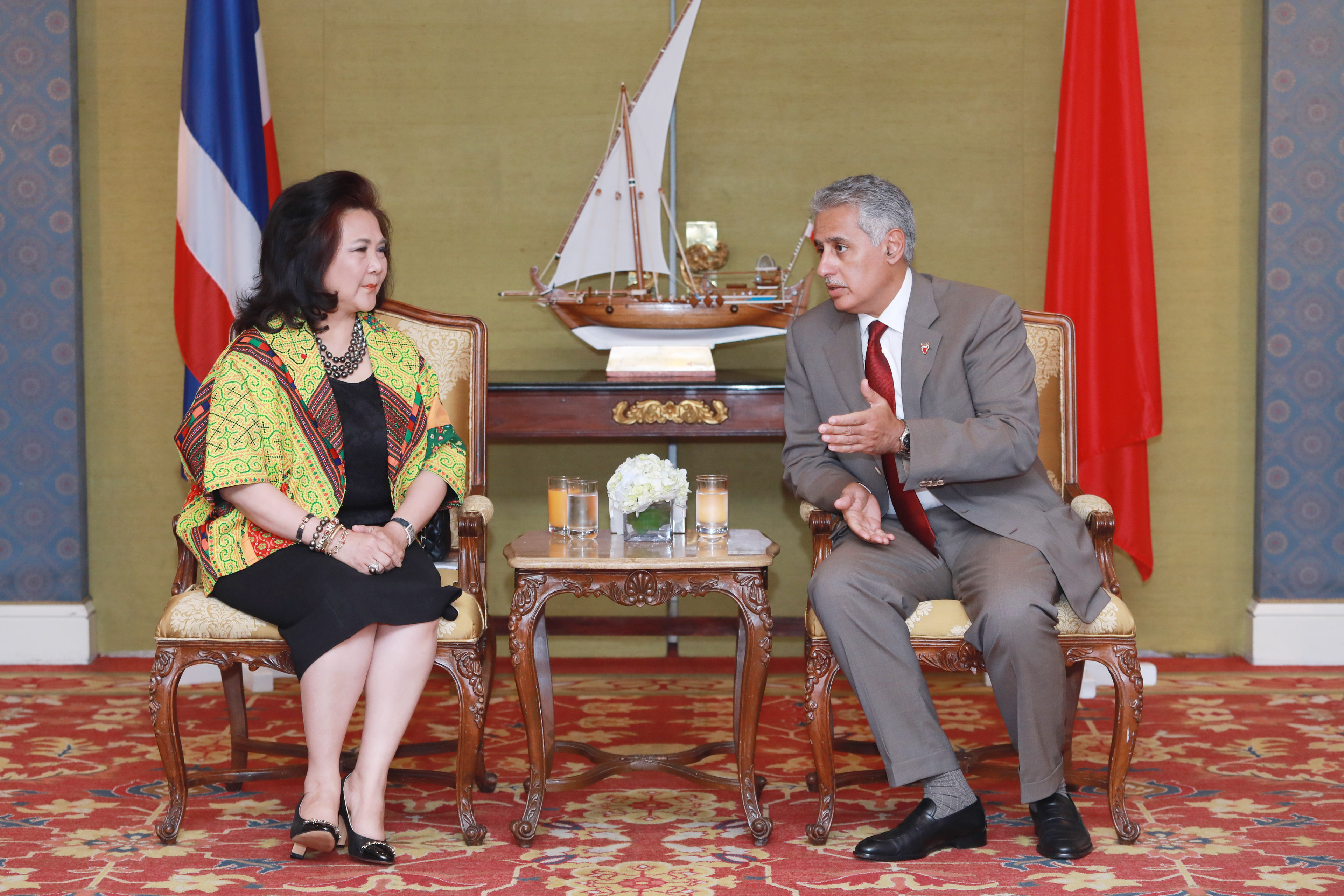 The Minister of Industry, Commerce and Tourism meets Acting President of Thai International Airlines