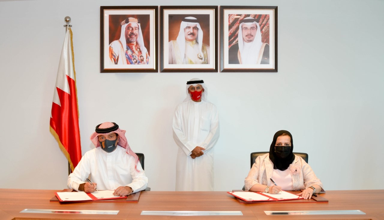 وزير الصناعة والتجارة والسياحة يعقد اجتماعاً موسعاً مع معالي رئيس شئون الجمارك
