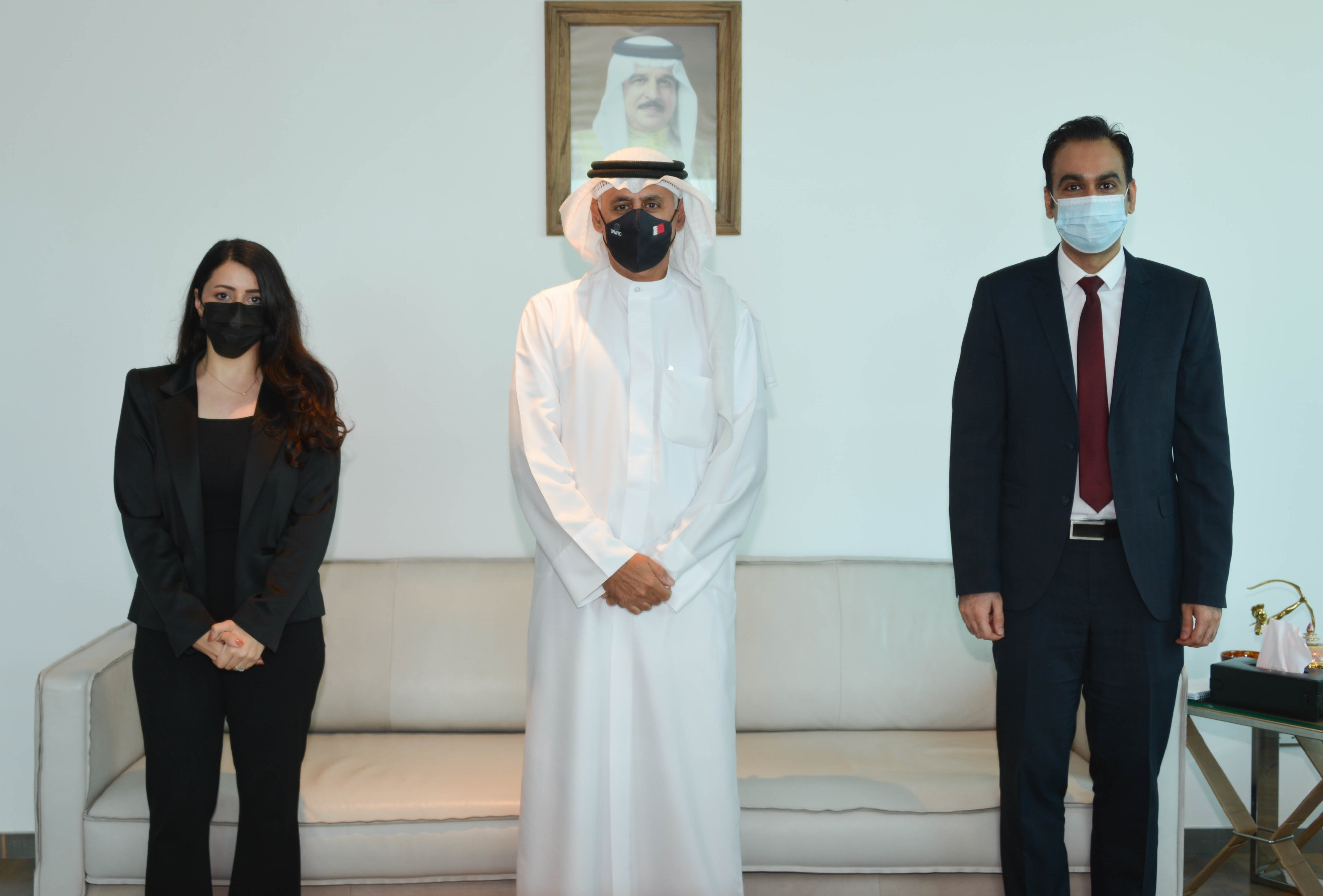 وزير الصناعة والتجارة والسياحة يهنئ المدراء الجدد بمناسبة تعيينهم في هيئة البحرين للسياحة والمعارض