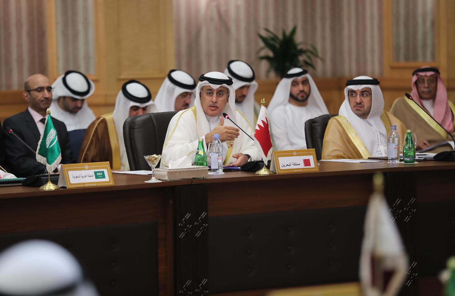 وزير الصناعة والتجارة والسياحة يترأس وفد مملكة البحرين المشارك في أعمال اللقاء التشاوري الدوري بين أصحاب المعالي والسعادة وزراء التجارة بدول مجلس التعاون لدول الخليج العربية وأصحاب السعادة رؤساء اتحادات وغرف دول المجلس