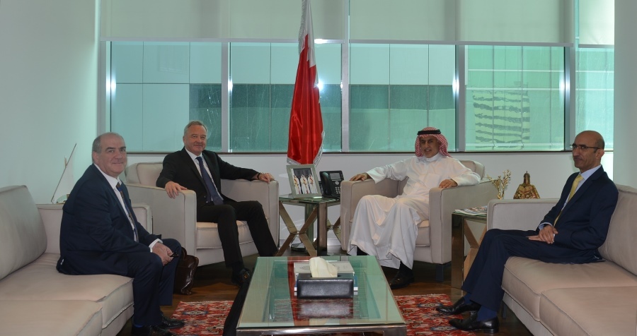  وزير الصناعة والتجارة والسياحة يجتمع بالرئيس التنفيذي للهيئة الإستشارية الإيرلندية الدولية