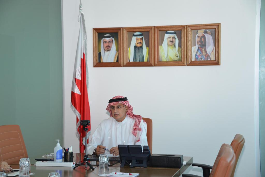  خلال عقده اجتماع عبر تقنية الاتصال المرئي وزير الصناعة والتجارة والسياحة يستعرض المواضيع الراهنة المتعلقة بنشاط عربات الطعام &quot;الفود التراك &quot;