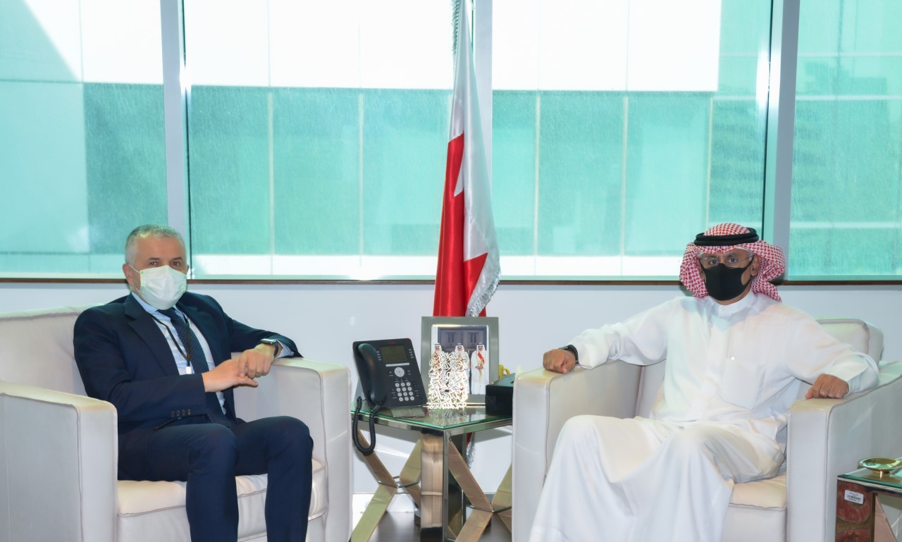  وزير الصناعة والتجارة والسياحة يستقبل سفير جمهورية بلغاريا المعتمد لدى مملكة البحرين