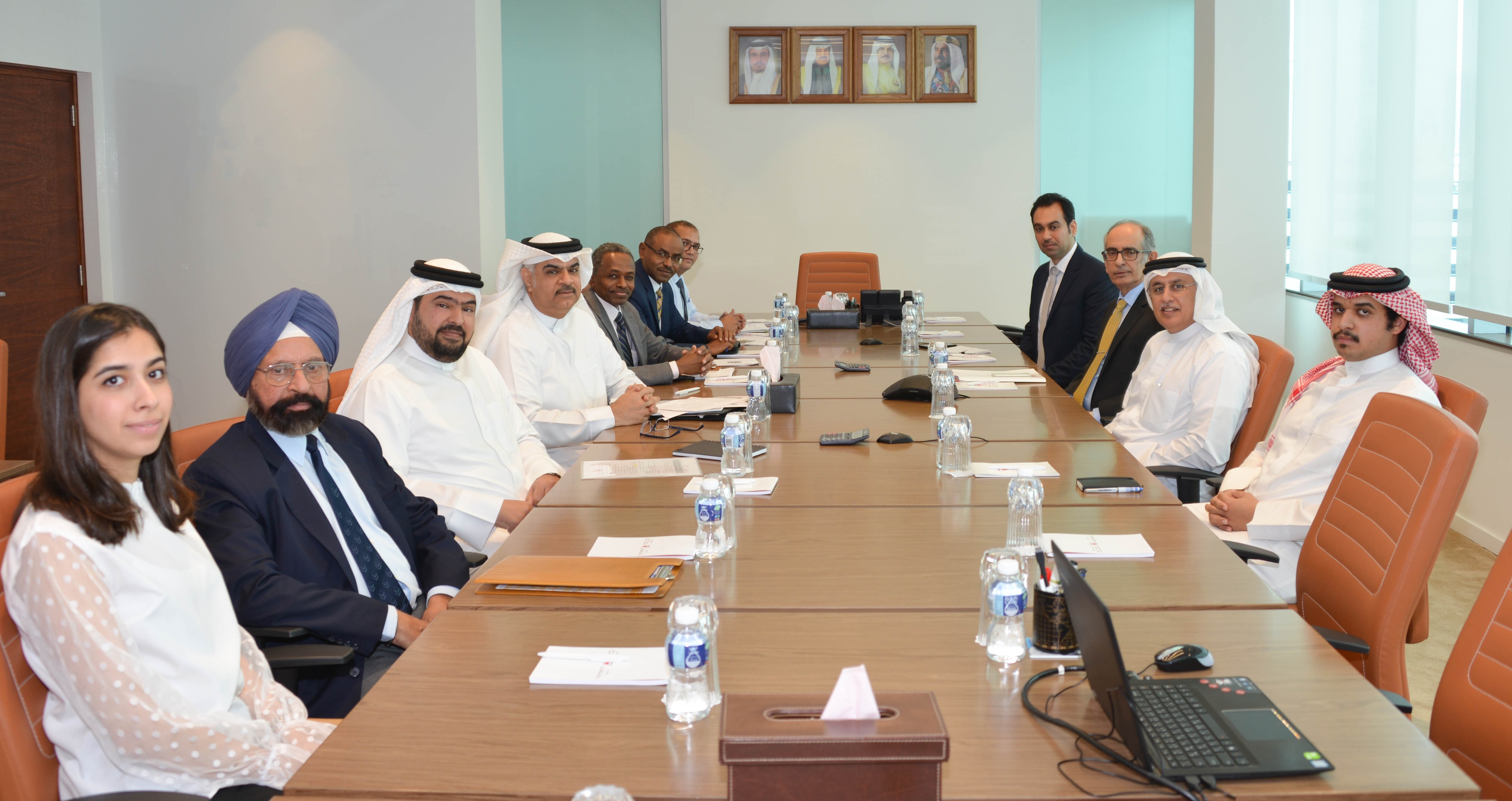 وزير الصناعة والتجارة والسياحة يطلع على مستجدات العمل في مركز البحرين الدولي للمعارض والمؤتمرات الجديد بمنطقة الصخير