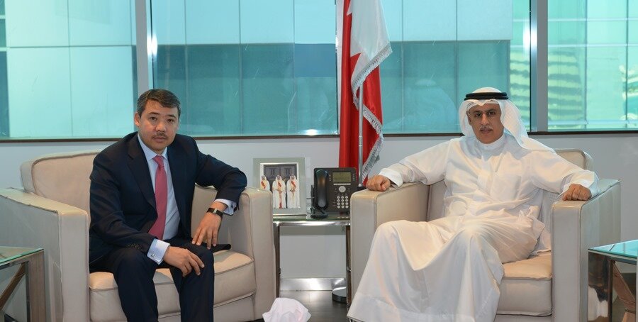  بحث فرص وآفاق التعاون التجاري المشترك مع جمهورية كازاخستان وزير الصناعة والتجارة والسياحة يجتمع بسفير جمهورية كازاخستان