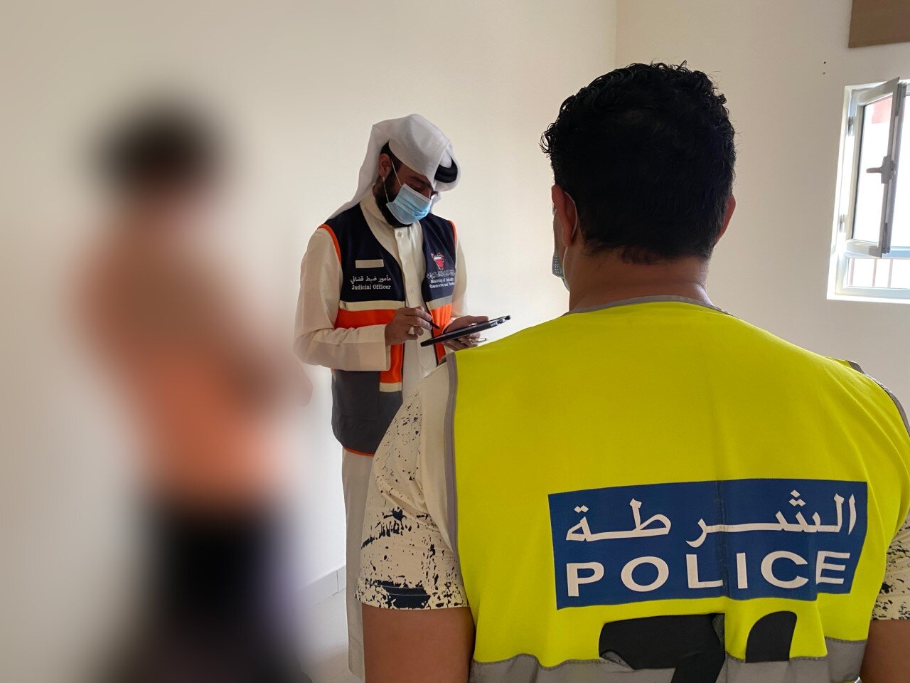 استعداداً لتطبيق قانون القيمة المضافة وزارة الصناعة والتجارة والسياحة تكثف حملاتها التفتيشية على الأسواق والمحلات التجارية في مختلف مناطق البحرين