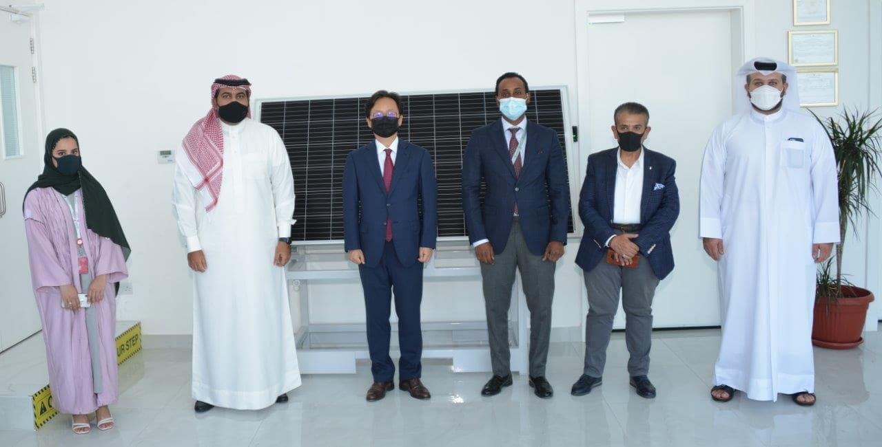 سفير جمهورية كوريا المعتمد بمملكة البحرين يقوم بجولة في مدينة سلمان الصناعية