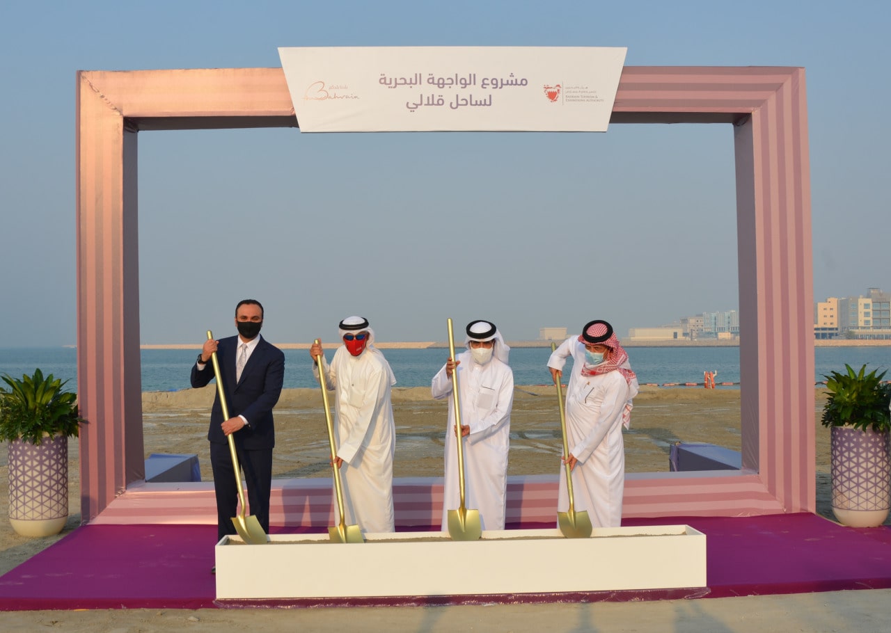 وزير الصناعة والتجارة والسياحة يدشن مشروع الواجهة البحرية بساحل قلالي