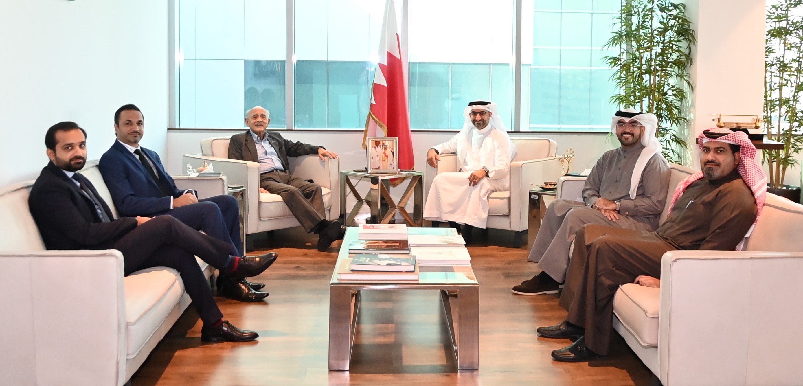 Industry and Commerce Minister receives &quot;MTQ&quot; Group Chairman