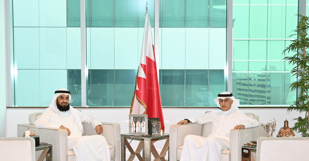 Minister of Industry and Commerce Receives Sunni Endowments Council&#039;s Chairman