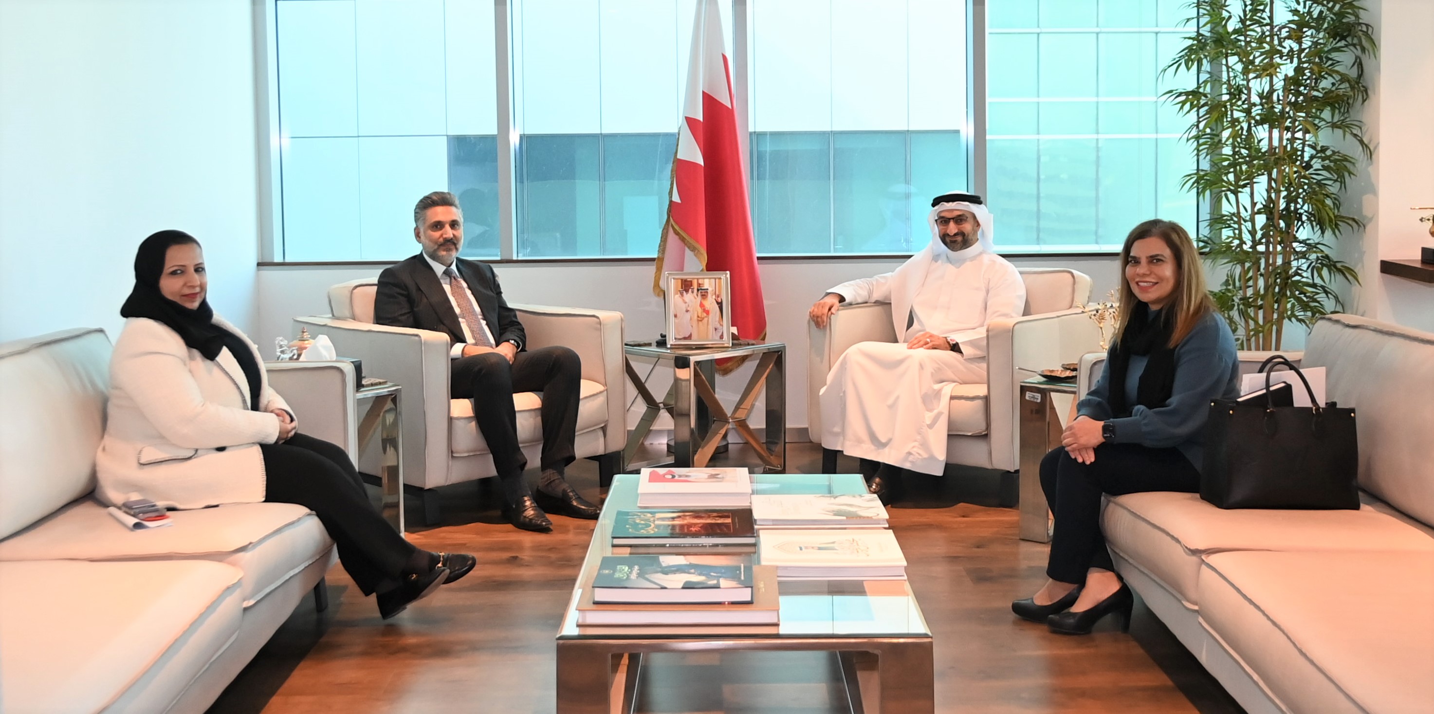 Industry and Commerce Minister Meets BisB CEO