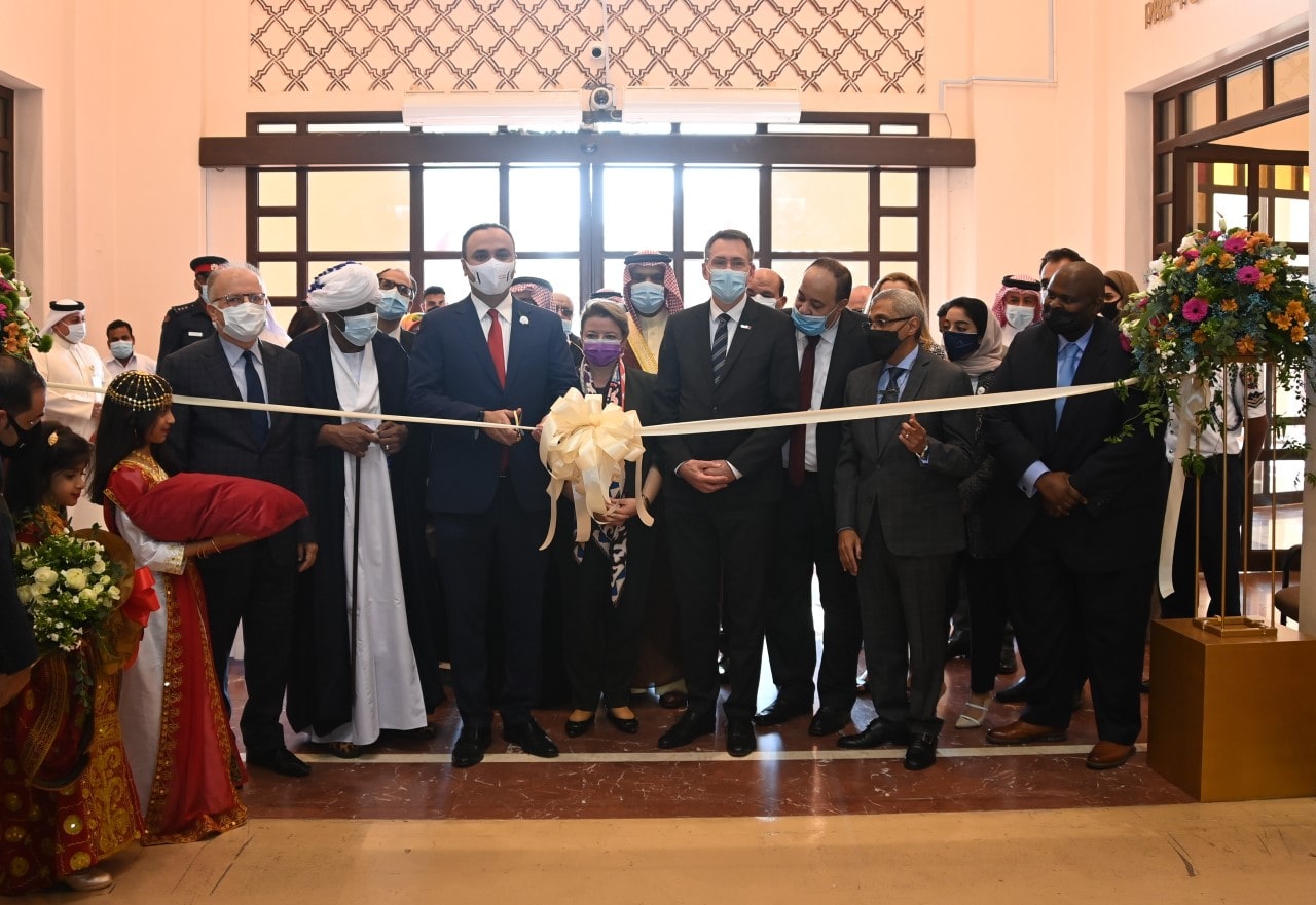 يستمر حتى 21 ديسمبر القادم بمشاركة 600 نافذة بيع الرئيس التنفيذي لهيئة البحرين للسياحة والمعارض يفتتح معرض الخريف