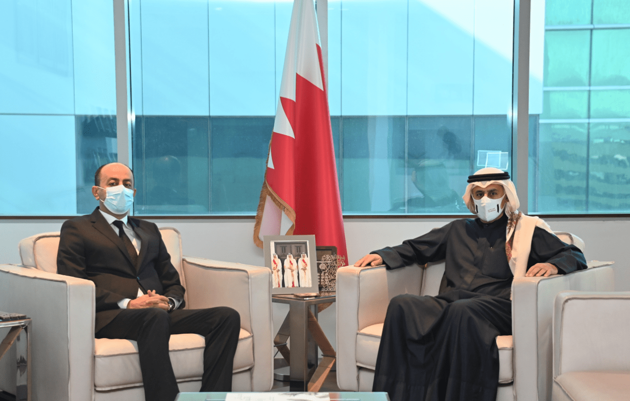 وزير الصناعة والتجارة والسياحة يستقبل سفير الجمهورية التونسية المعتمد لدى مملكة البحرين