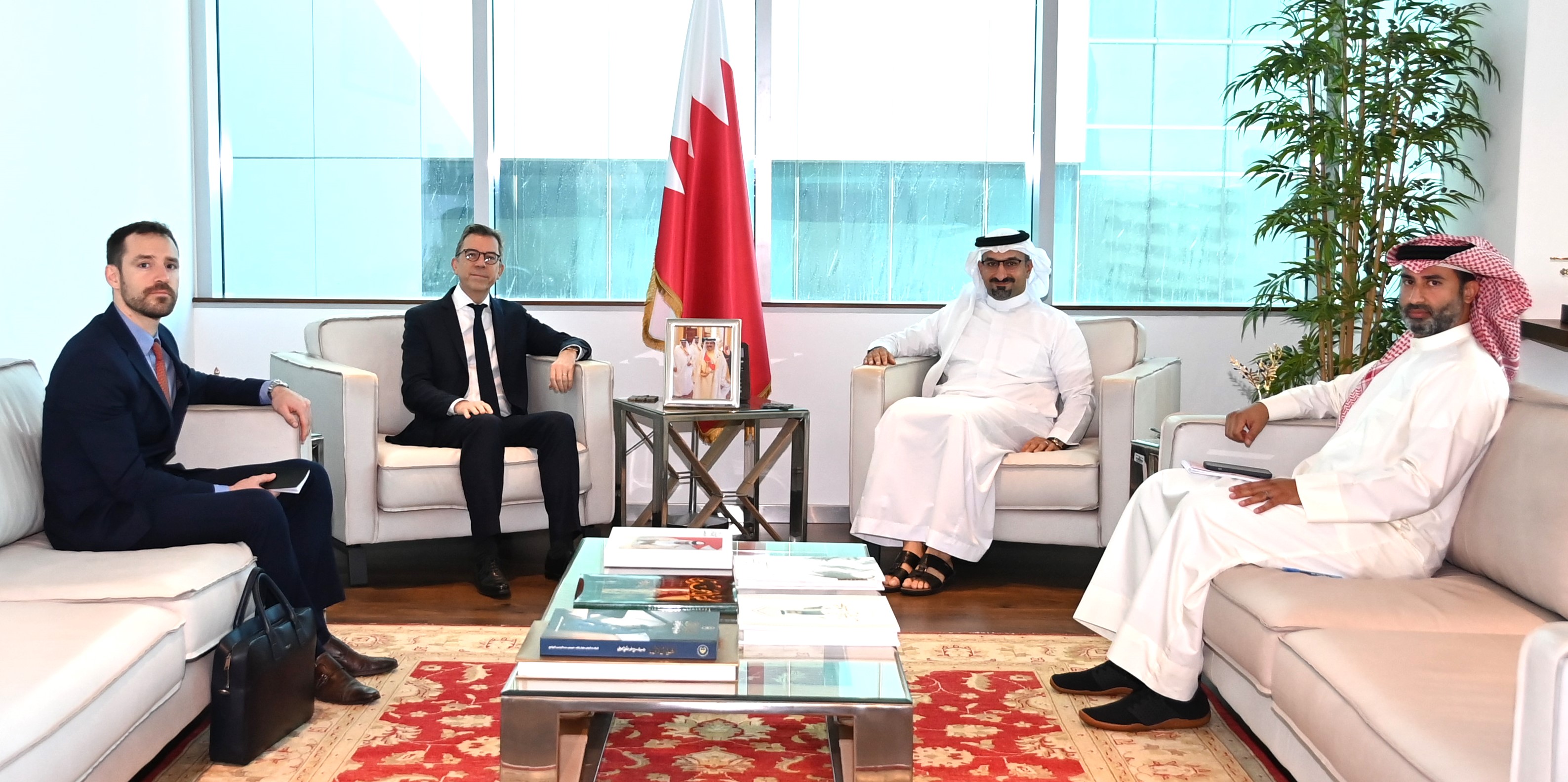 inister of Industry and Commerce Receives the Newly Appointed French Ambassador