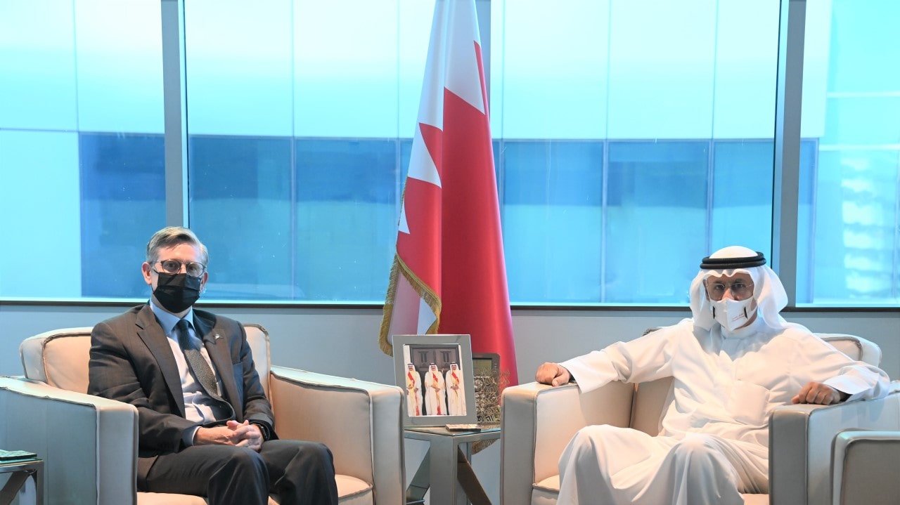 وزير الصناعة والتجارة والسياحة يلتقي الرئيس والمدير التنفيذي المركز الفكري &quot;معهد اتفاقيات إبراهيم للسلام&quot;