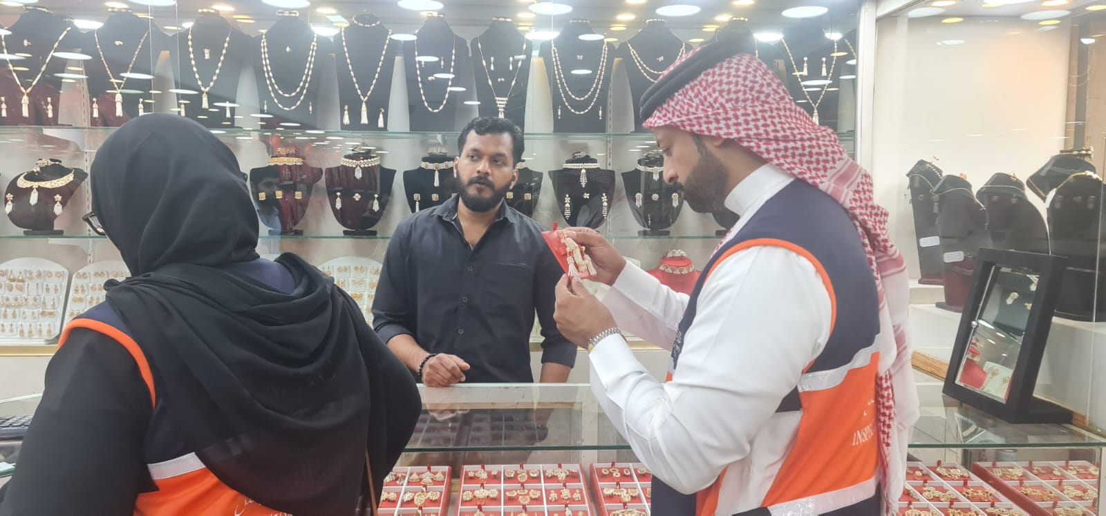 إدارة التفتيش بوزارة الصناعة والتجارة تنفذ حملاتها الرقابية على اللؤلؤ