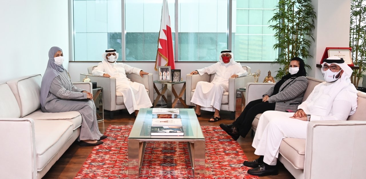 وزير الصناعة والتجارة والسياحة يجتمع بالرئيس التنفيذي للمجلس الأعلى للبيئة