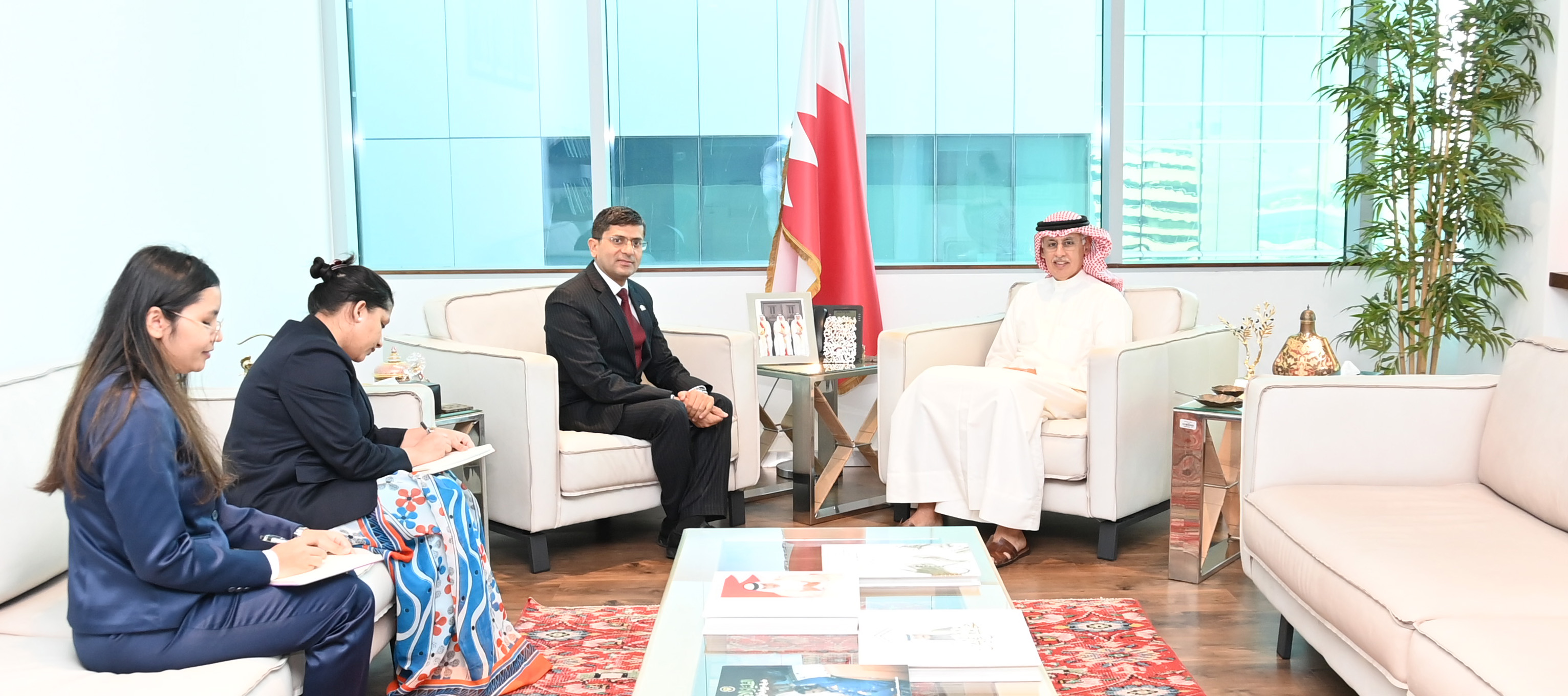 Minister of Industry and Commerce receives Nepali Ambassador