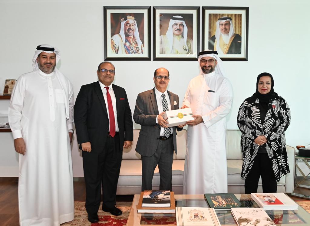 Minister of Industry and Commerce: Investing Historical Relations with India to Develop Economic Partnership