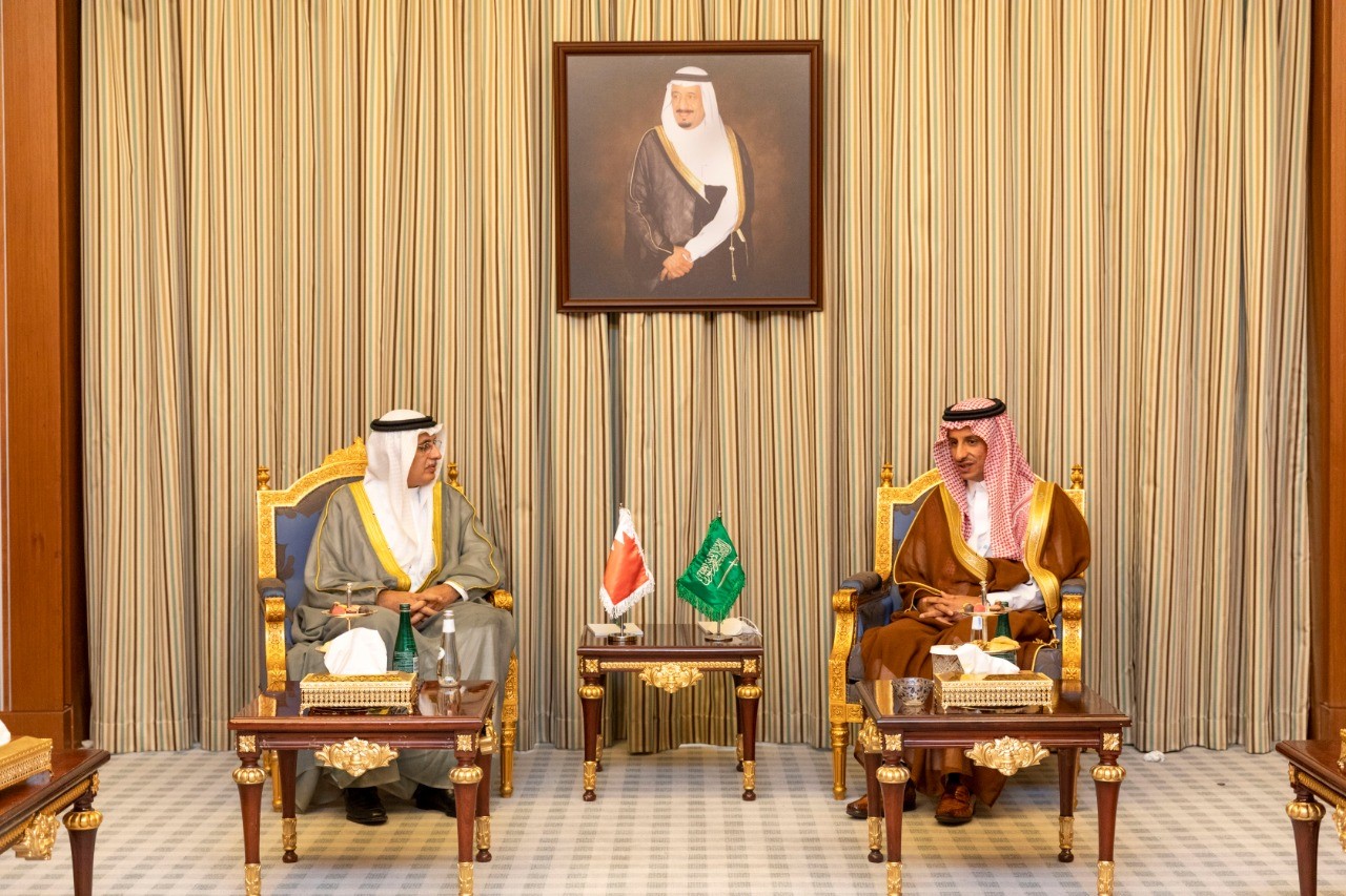 Industry, Commerce and Tourism Minister Meets Saudi Counterpart