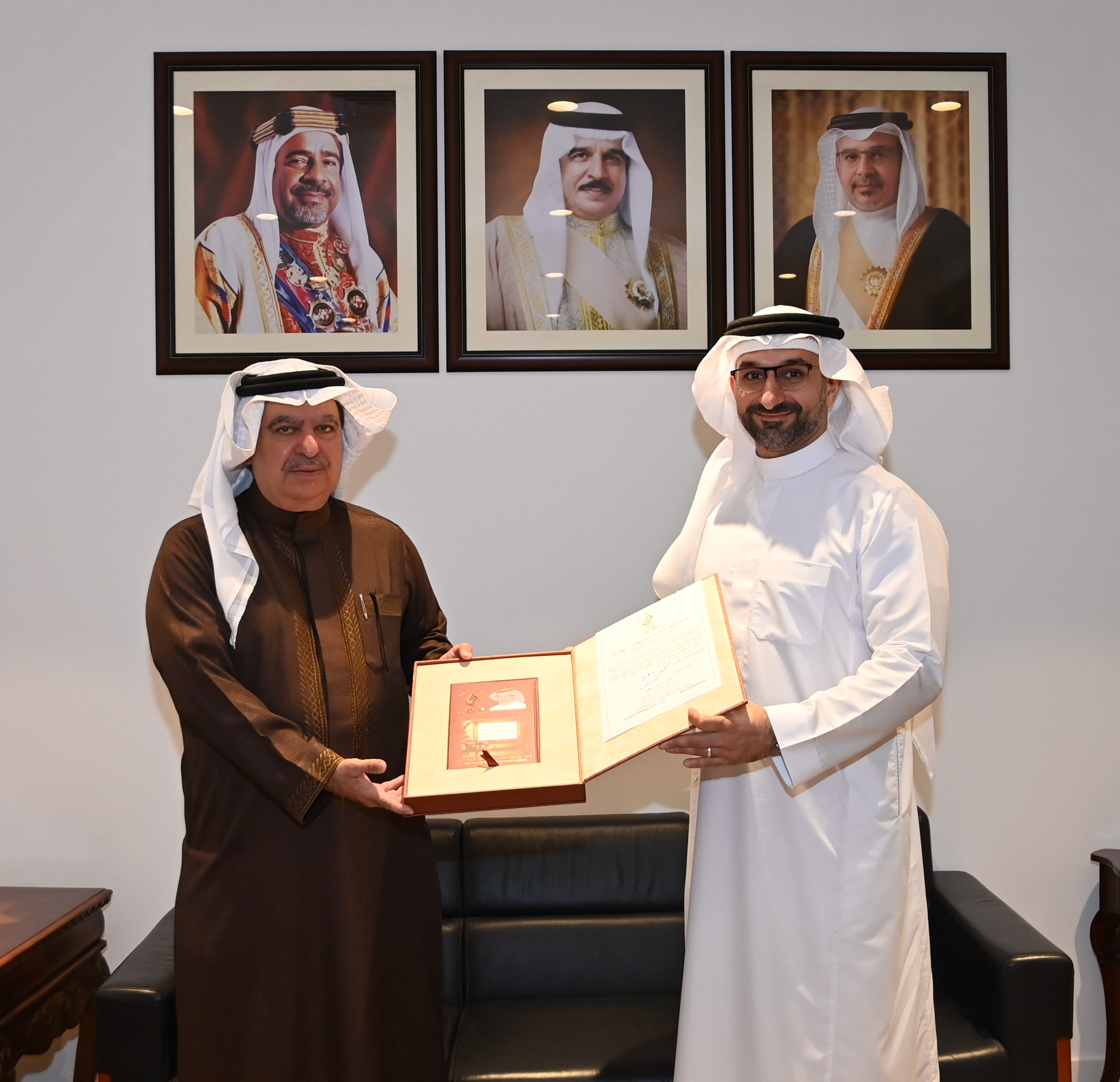 Industry and Commerce Minister Receives Journalist Jamal Alyaqout
