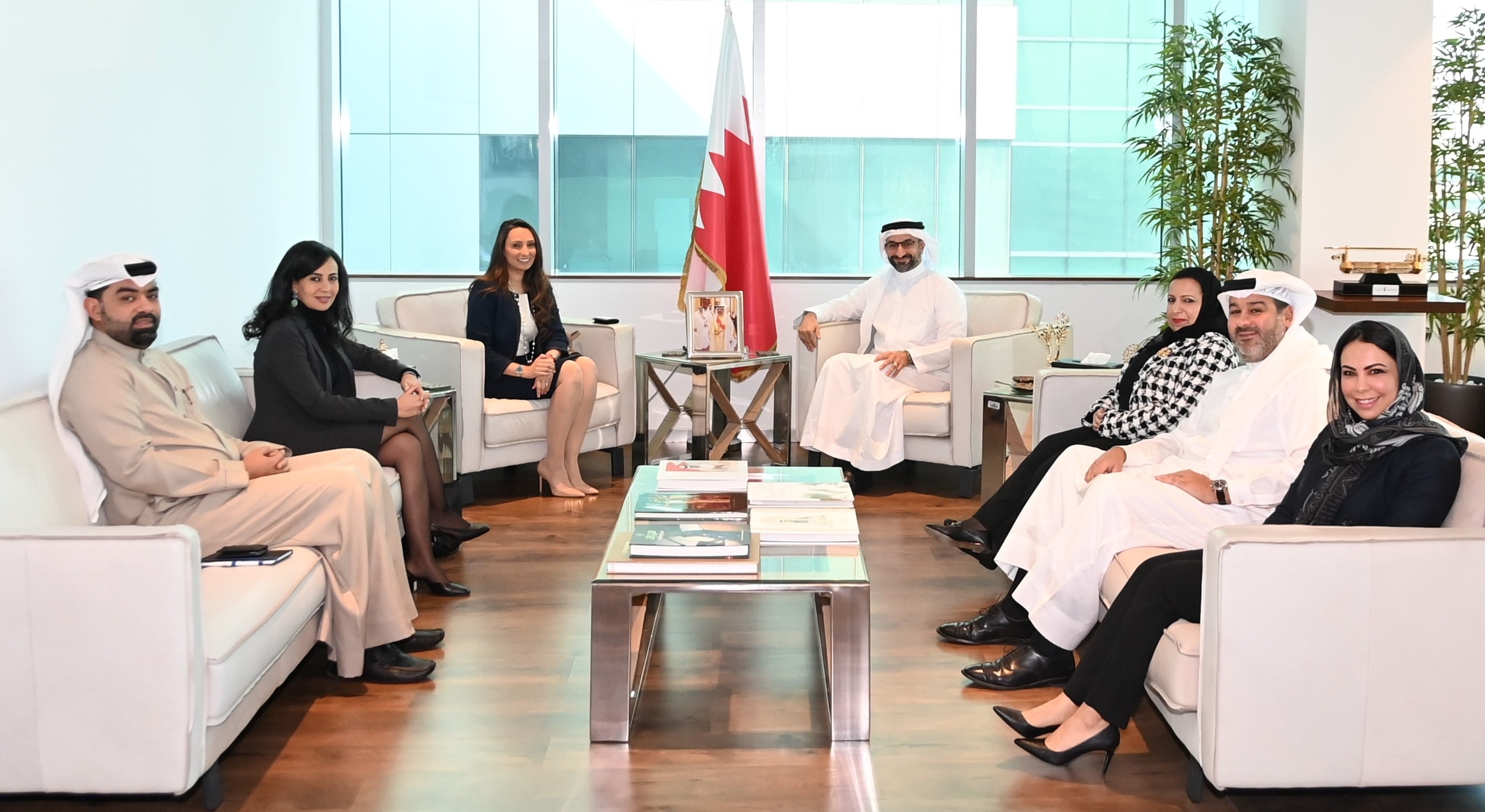 Minister of Industry and Commerce Meets CEO of Bahrain Development Bank