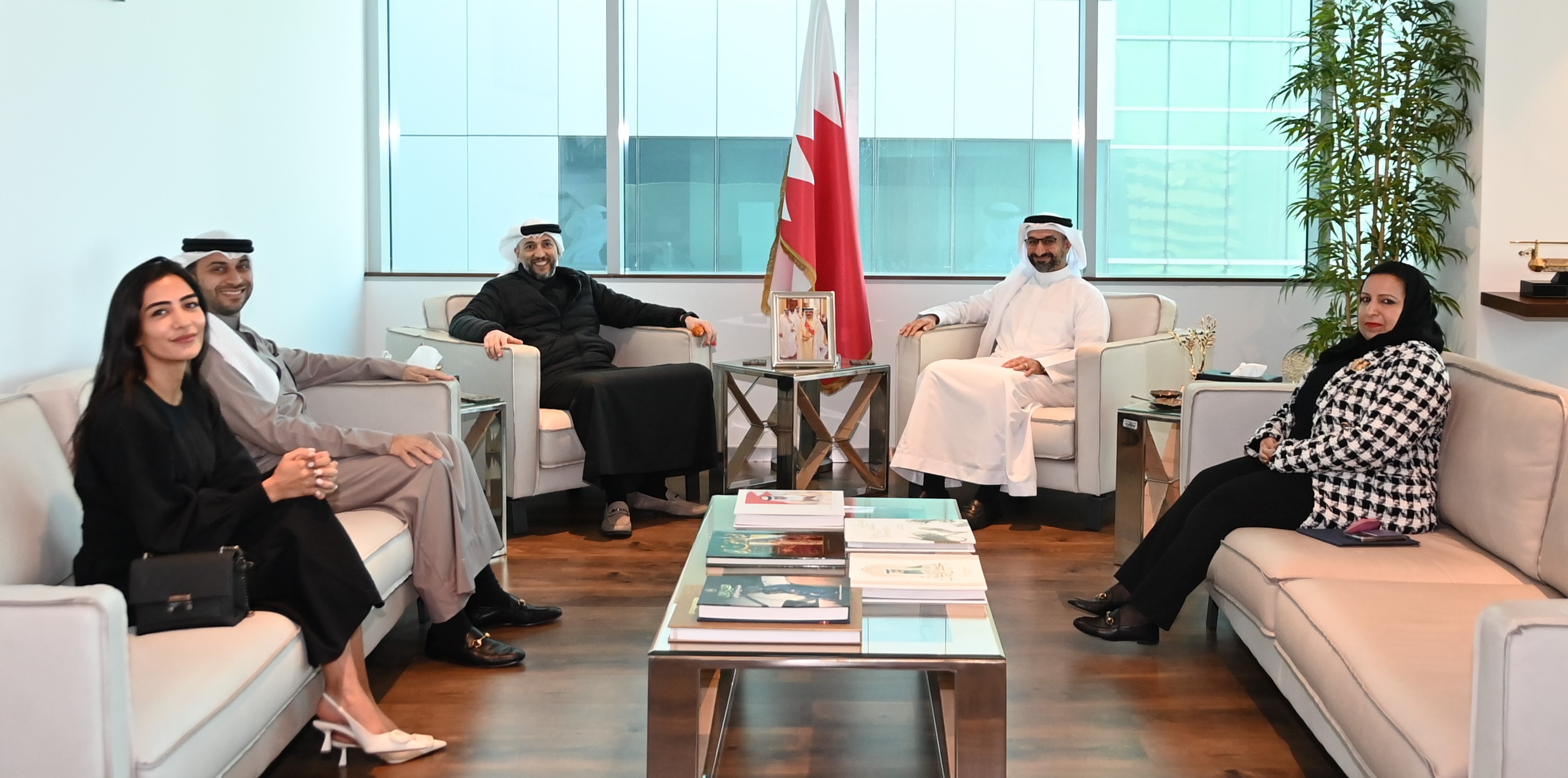 Industry and Commerce Minister meets Tenmou Chairman