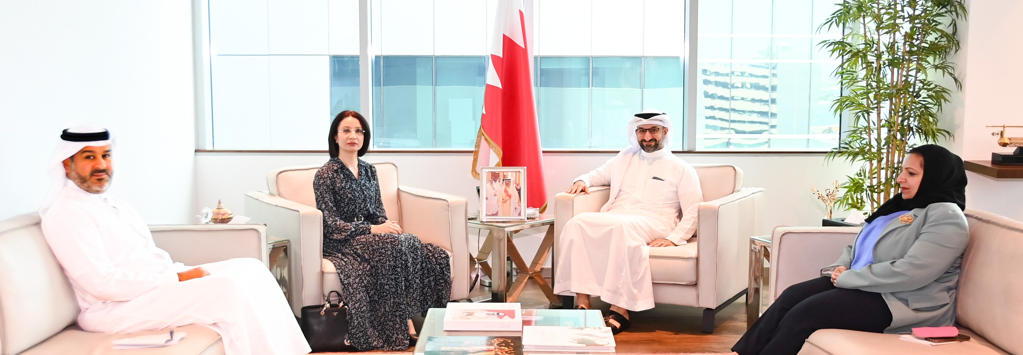 The Minister of Industry and Commerce Receives Tunisian Embassy Chargé D&#039;Affaires