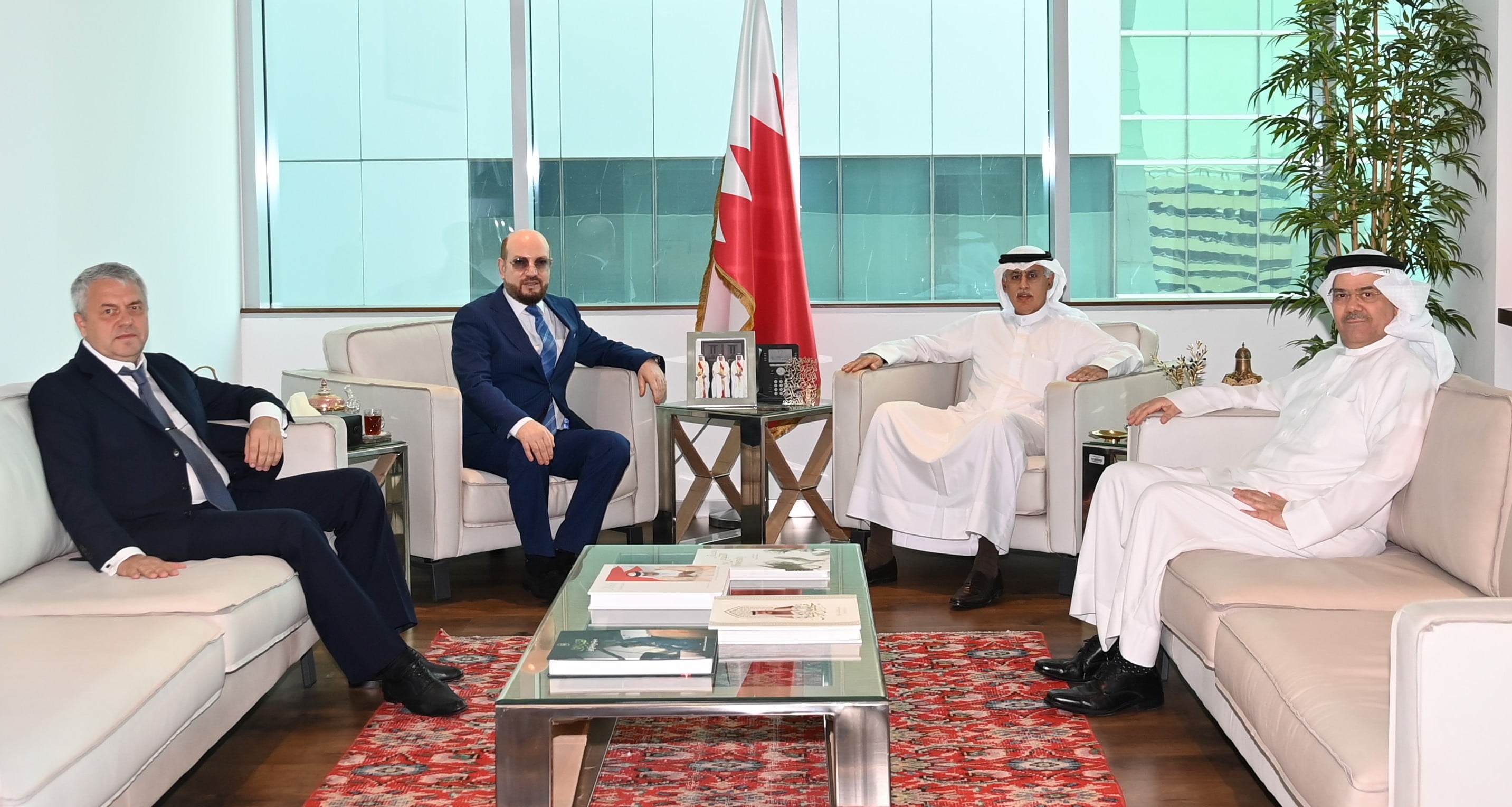 Minister of Industry and Commerce receives president of Bahrain-Russian Friendship and Business Association
