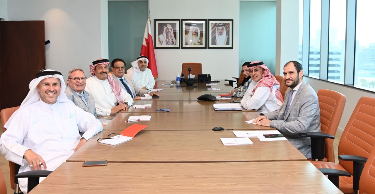 وزير الصناعة والتجارة والسياحة يستقبل رئيس جمعية المكاتب الهندسية البحرينية