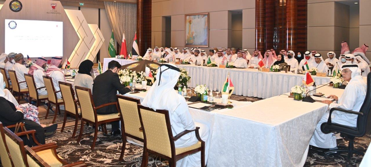 وزير الصناعة والتجارة والسياحة يترأس أعمال اللقاء التشاوري الثاني برواد الأعمال الخليجيين بمشاركة أصحاب المعالي والسعادة وزراء الصناعة التجارة بدول المجلس