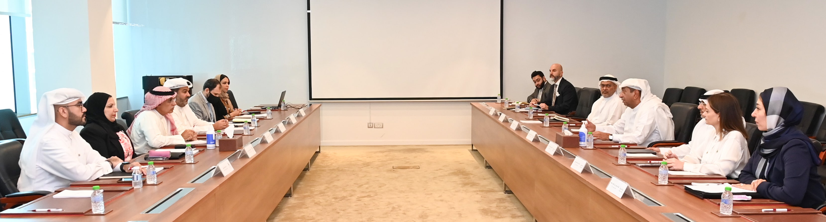 وزير الصناعة والتجارة يستقبل رئيس مجلس إدارة غرفة تجارة وصناعة البحرين