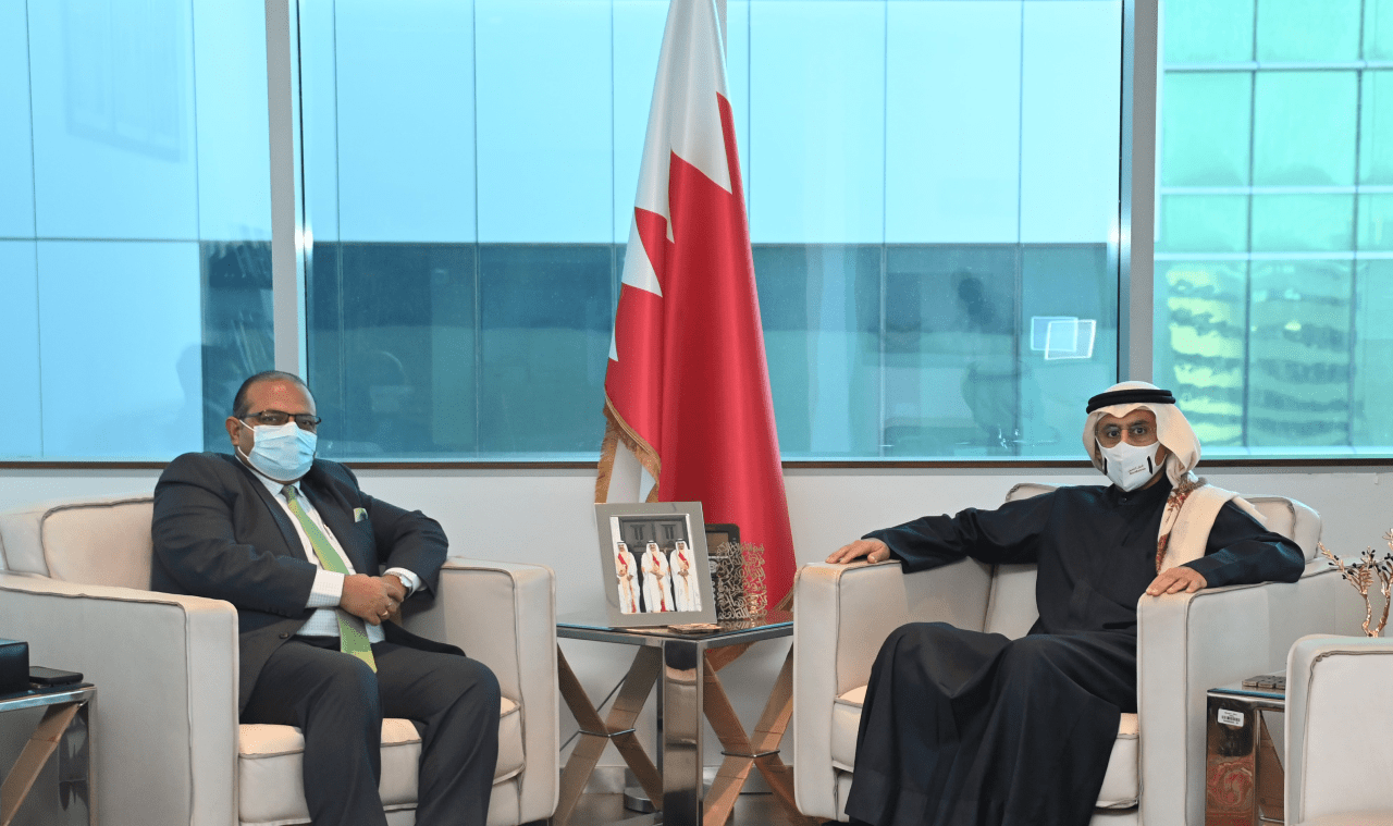 لدى استقباله سفير جمهورية الهند لدى مملكة البحرين وزير الصناعة والتجارة والسياحة يؤكد أهمية استثمار العلاقات التاريخية العريقة مع الهند في استحداث وتطوير الشراكات الاقتصادية بين البلدين الصديقين