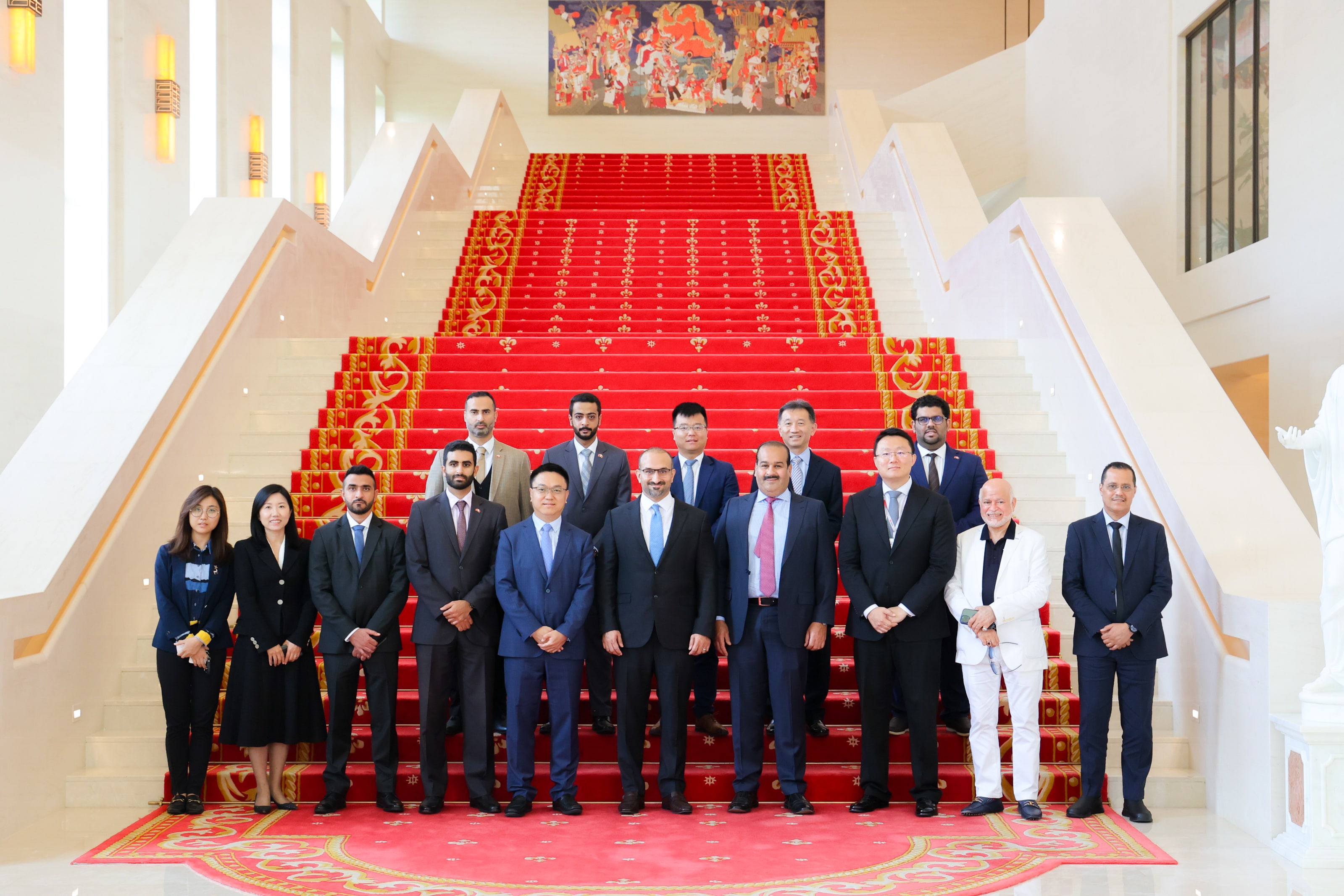 Minister of Industry and Commerce visits Huawei headquarters in Shenzhen City